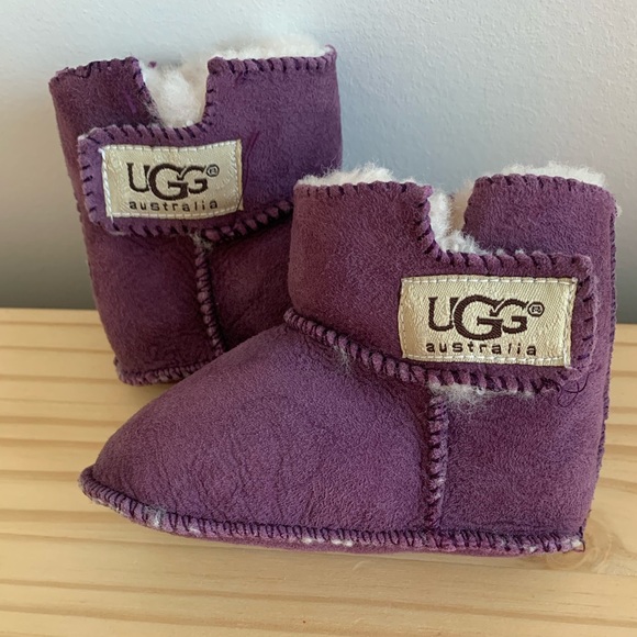 Size 4/5 warm plum colour soft sole baby booties. - Picture 2 of 6